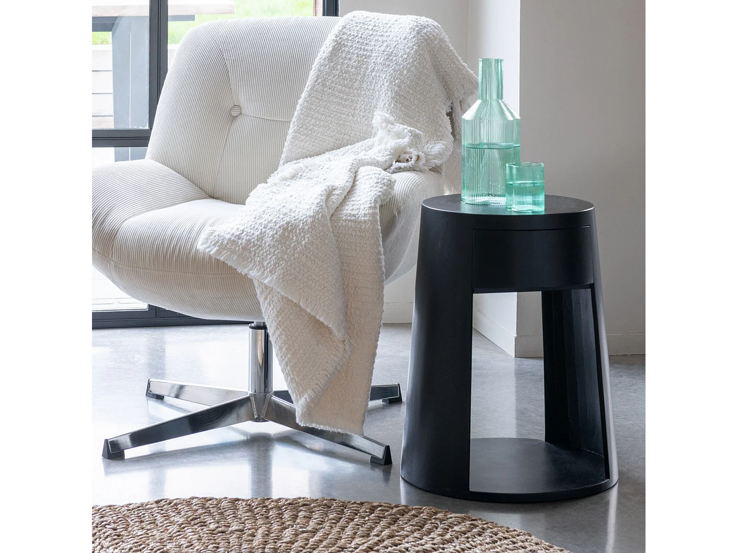 Table de chevet ronde 1 tiroir en manguier - DARWIN