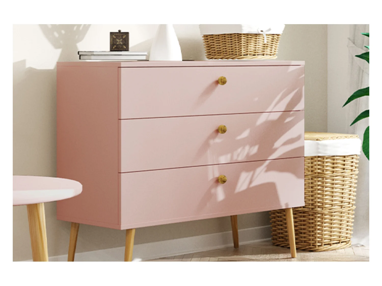 Cómoda Color Rosa – Estilo Escandinavo – 100x85x41 cm – Con Patas Altas y 3 Cajones