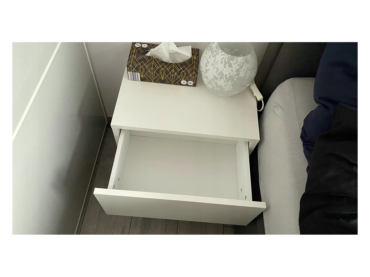 Table de Chevet Murale Blanc Mat avec Tiroir – Meuble Suspendu de Chambre Moderne