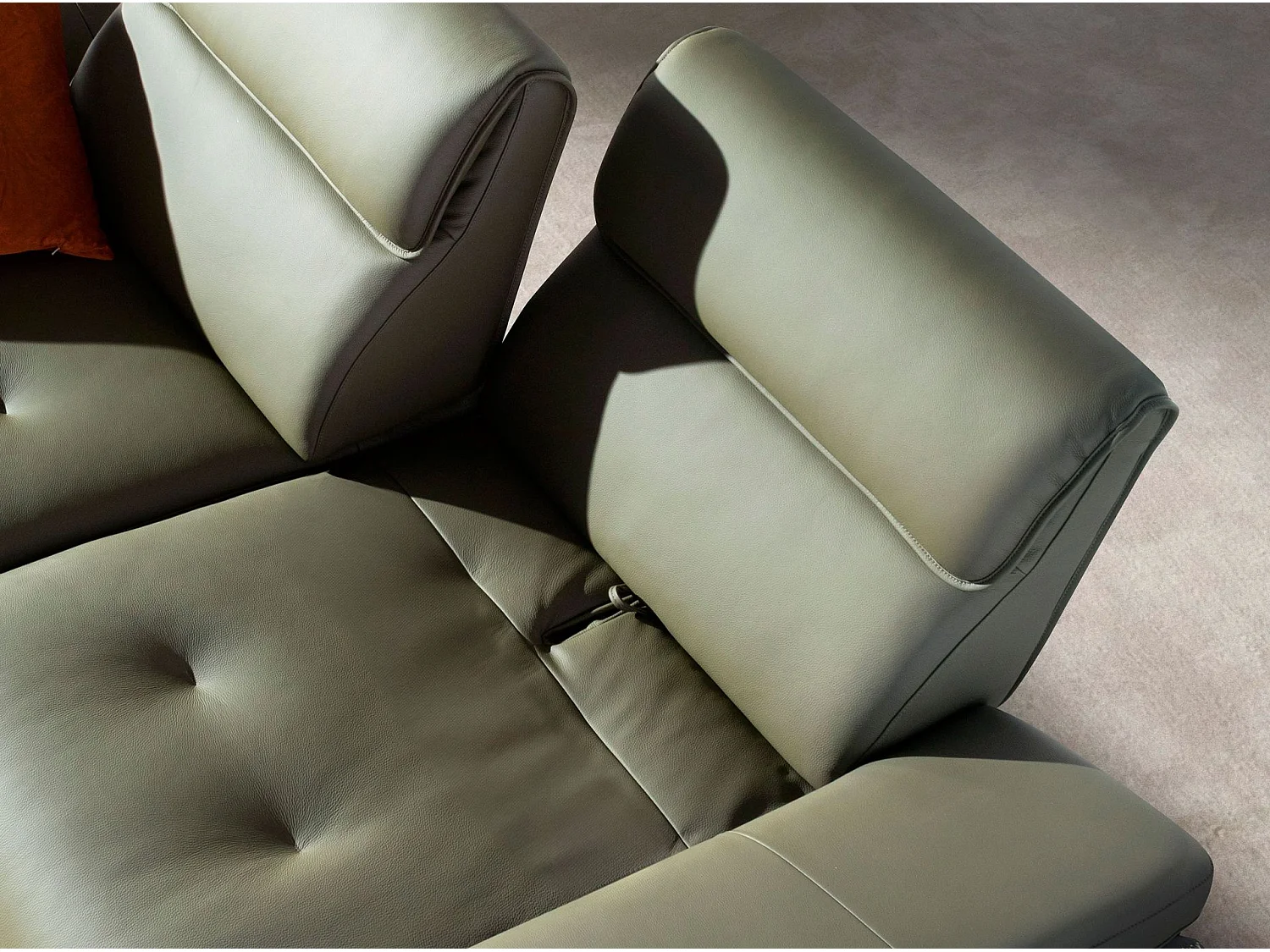 Canapé 3 places en cuir vert olive 6245 ANGEL CERDA