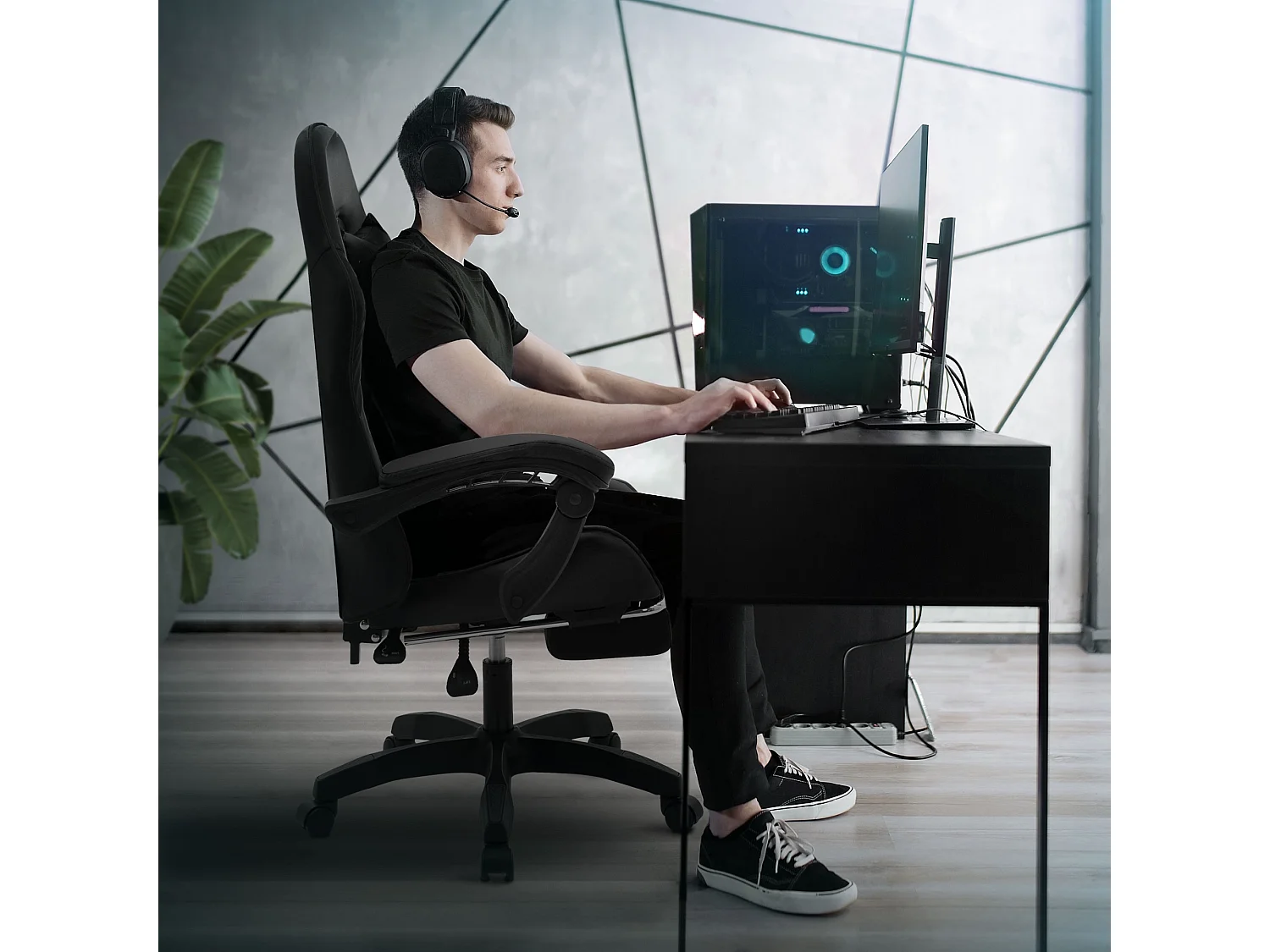 Chaise de gaming ergonomique noir en pu synthétique avec coussins de soutien repose-pieds intégré hauteur réglable dossier inclinable rotation 360°