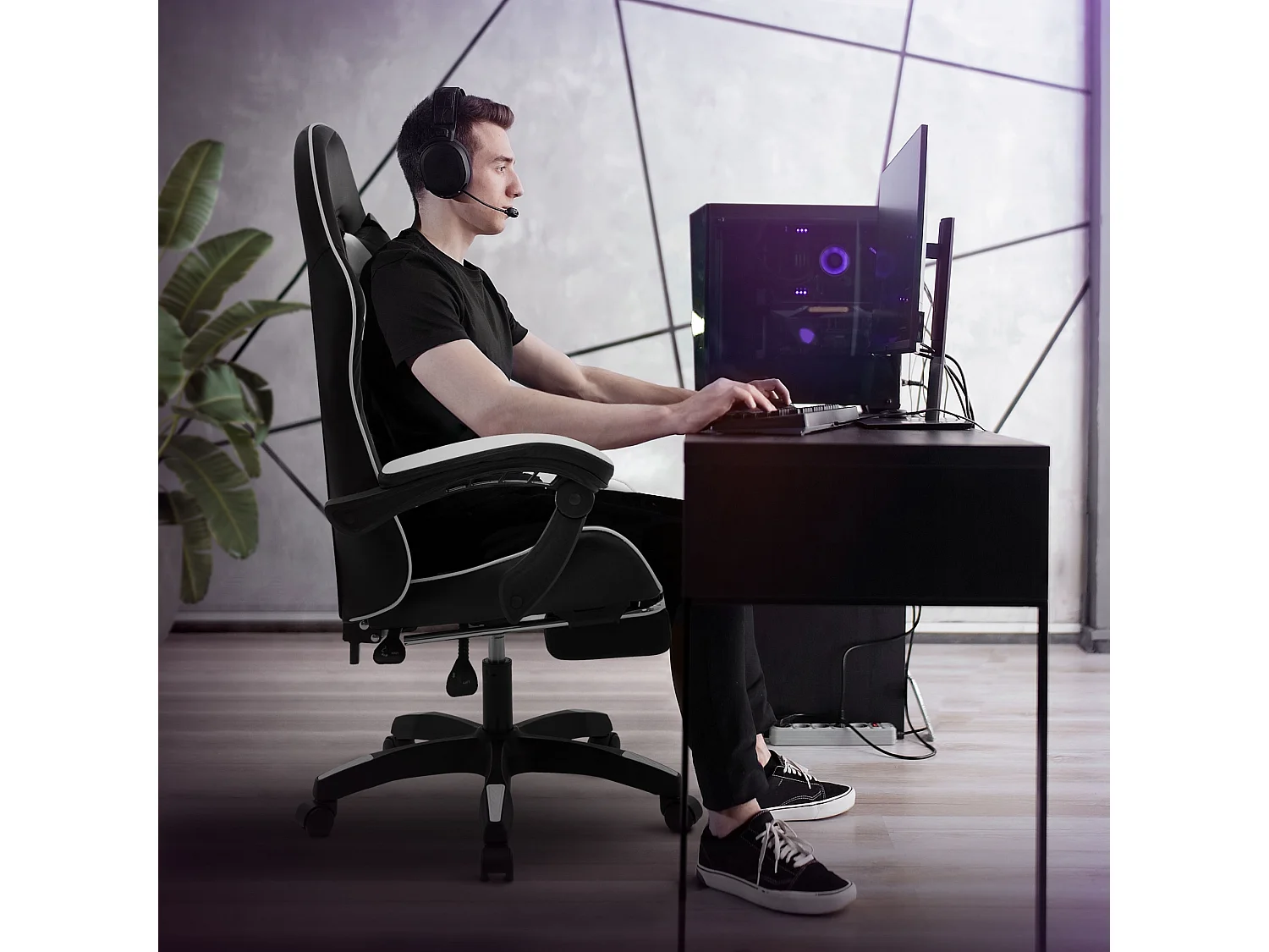 Chaise de gaming ergonomique noir blanc synthétique avec coussins de soutien repose-pieds intégré hauteur réglable dossier inclinable rotation 360°