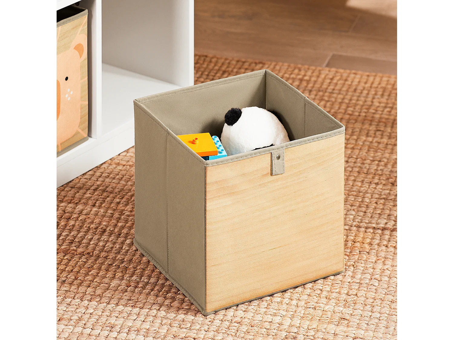 Tavolo bambini con sgabelli e spazio di archiviazione bianco