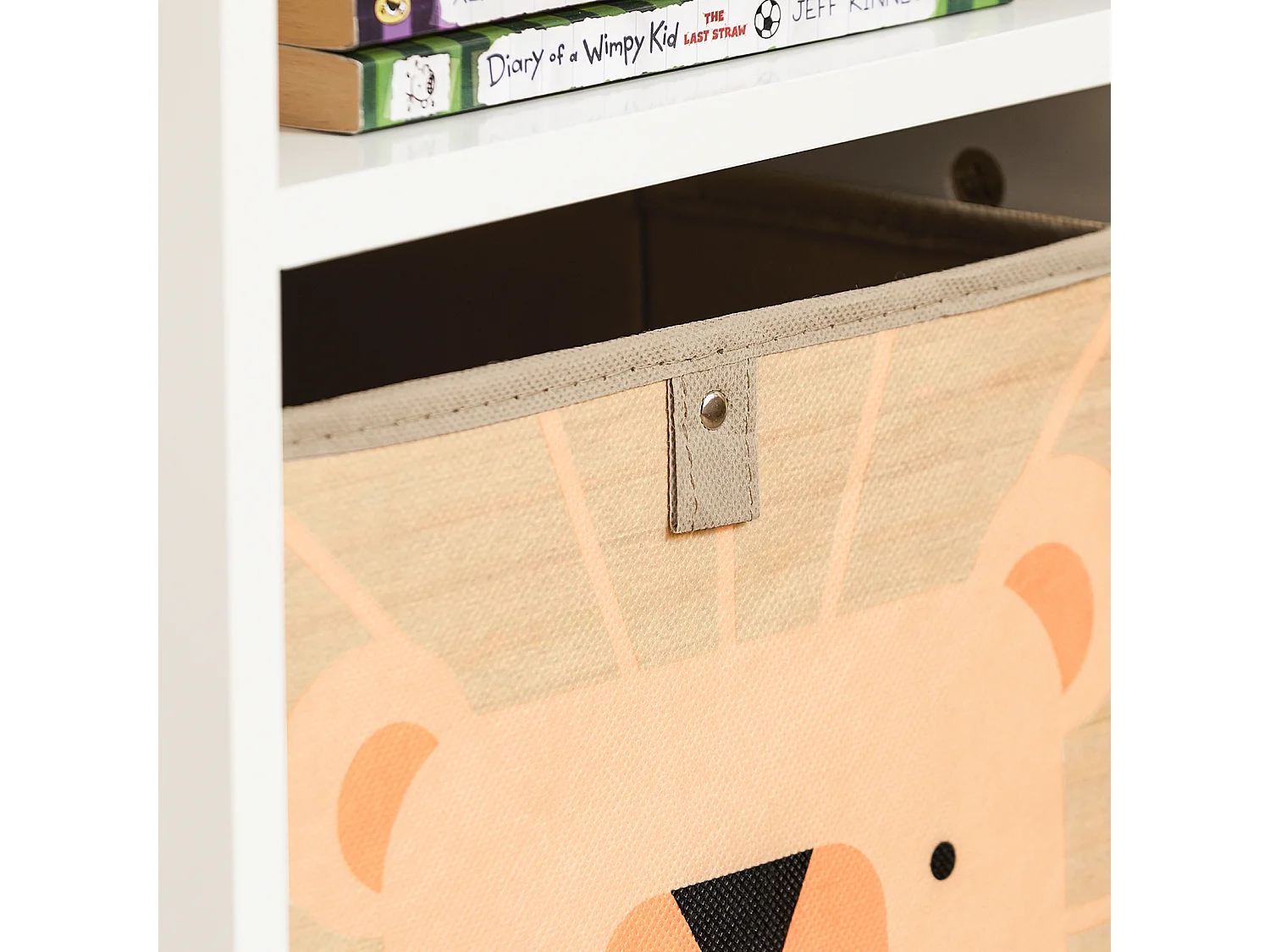 Tavolo bambini con sgabelli e spazio di archiviazione bianco