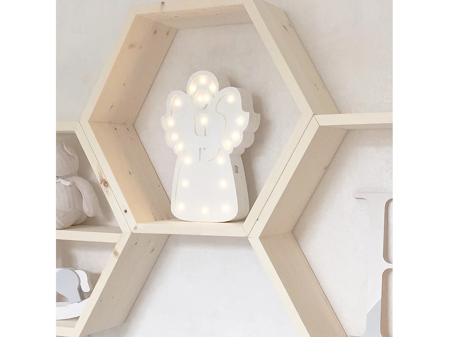 Étagère murale artisanale – 31 cm x 36 cm x 9 cm – Noyer – 100 % bois de sapin