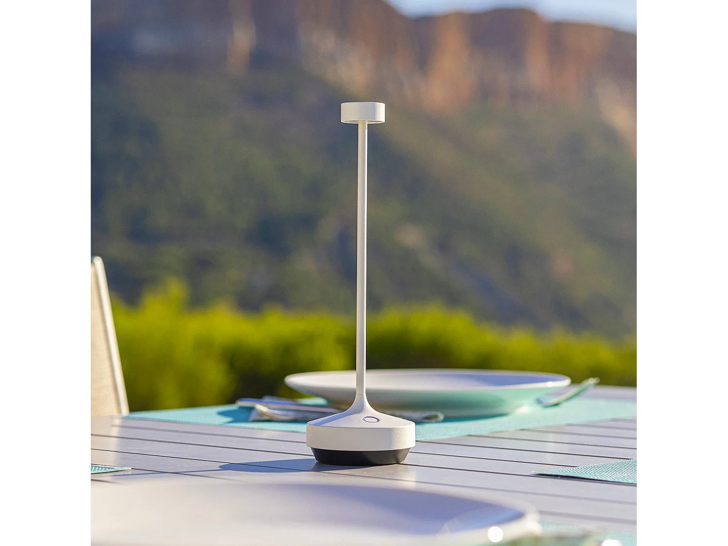 6 Lampes de table RUBY Blanc H25cm + base de chargement