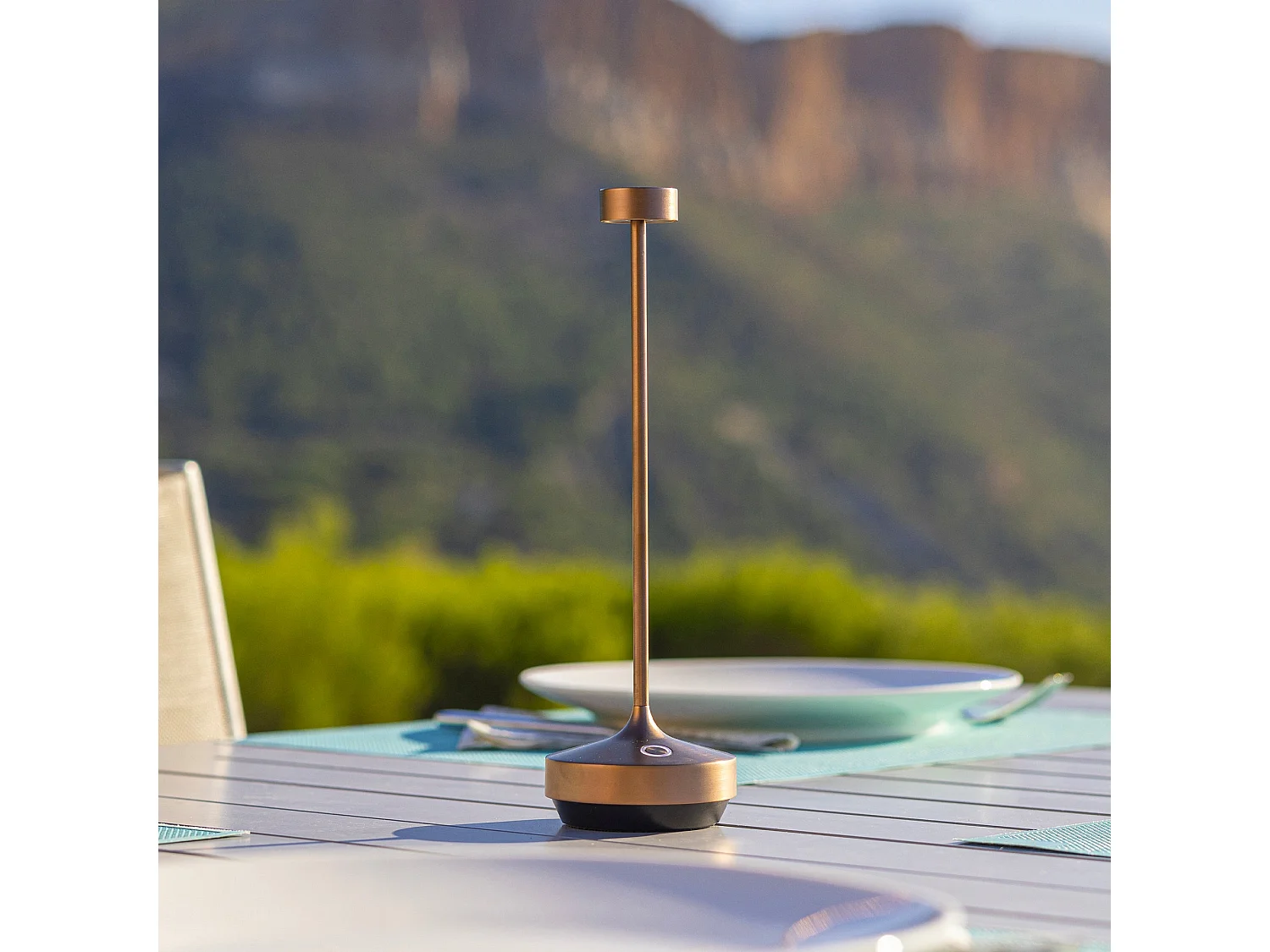 6 Lampes de table RUBY Cuivre H25cm + base de chargement