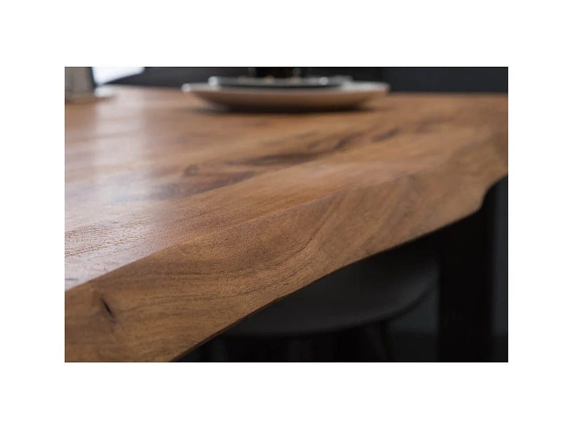 Table ARKAYA 160 cm – Plateau en bois d'acacia sauvage verni et pieds en métal noir en U – Style industriel