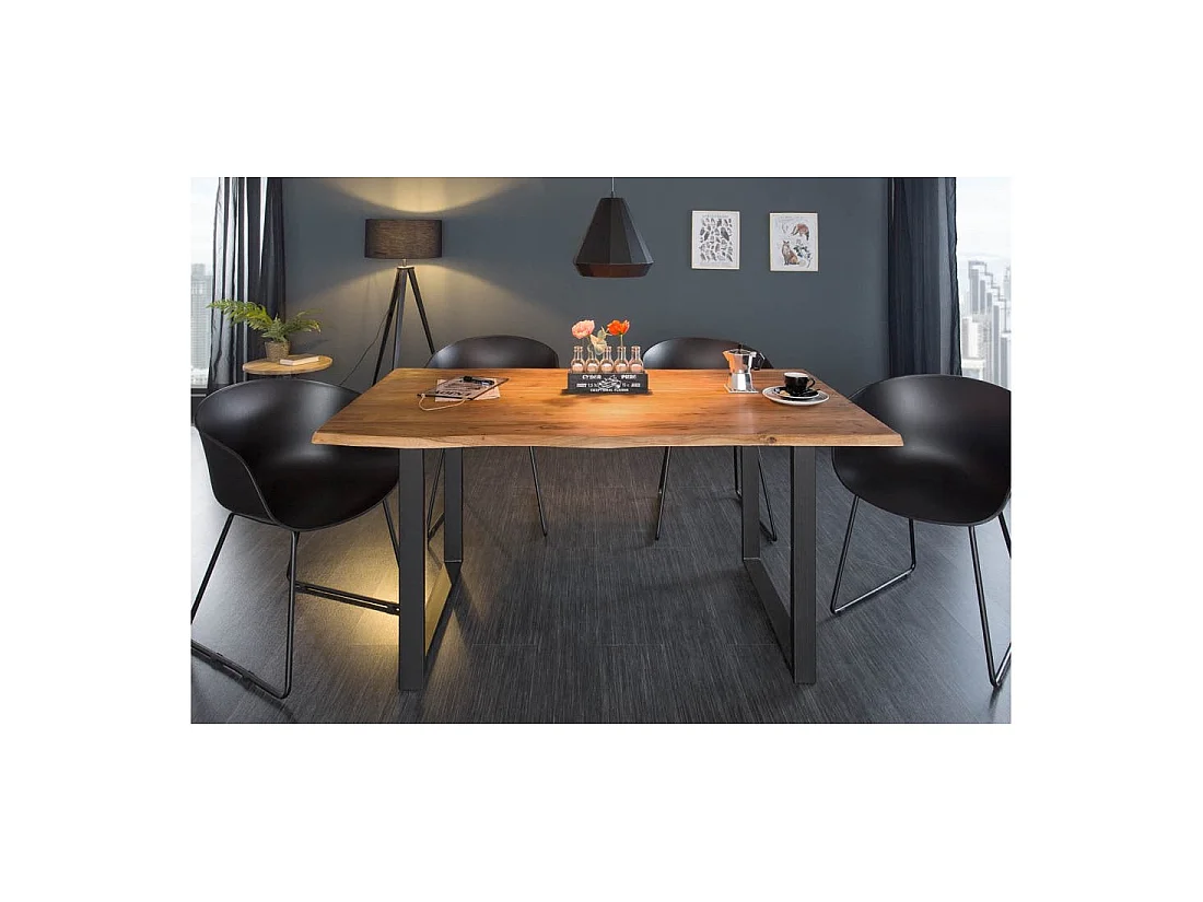ARKAYA tafel 160 cm Gelakt wild acaciahouten blad Zwarte metalen U-poten Industriële stijl