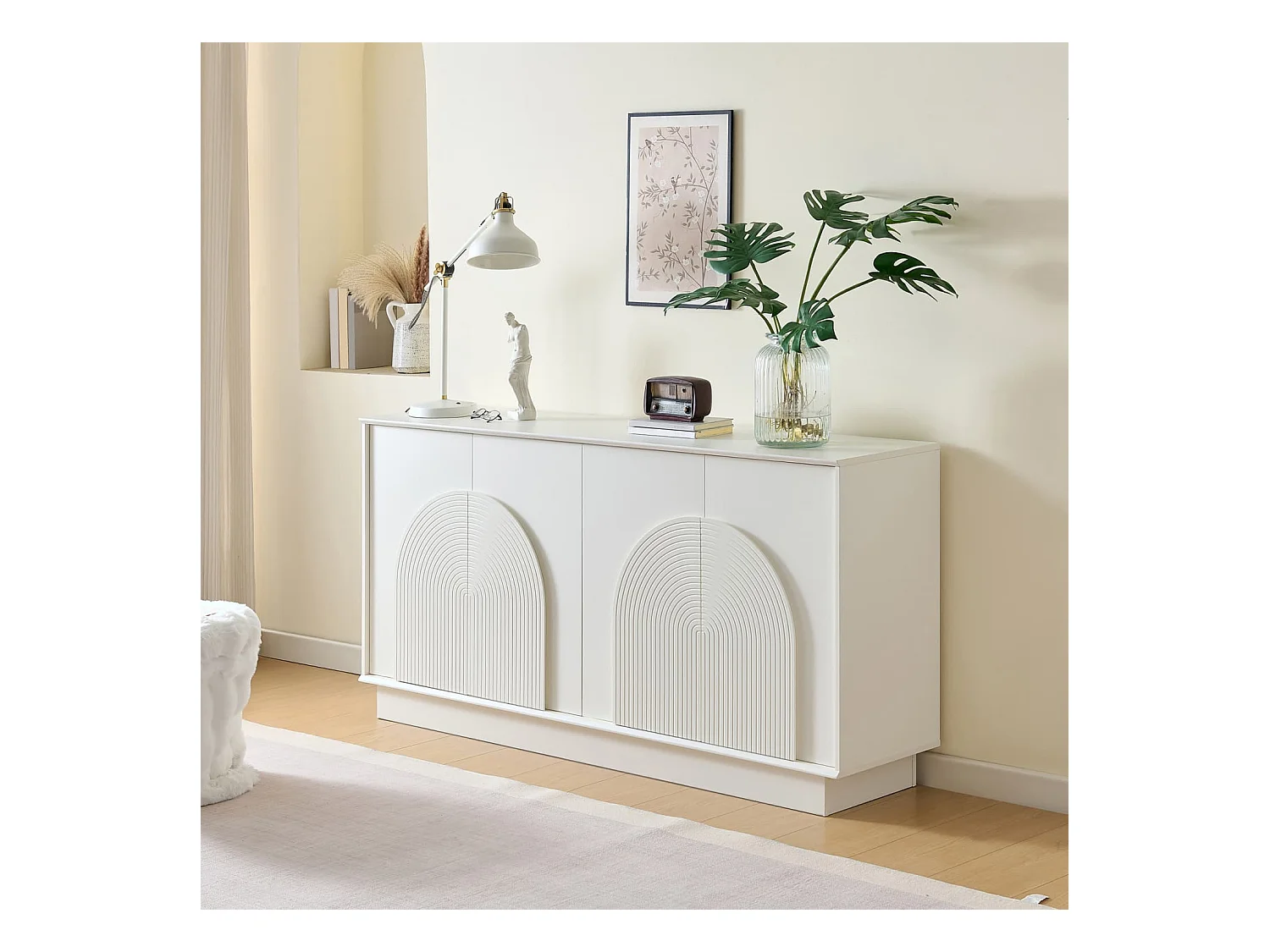 Moderner weißer Sideboard mit gewölbten Türen–4-Türiger Aufbewahrungsschrank,MDF-Konstruktion mit matter Oberfläche,funktionale Aufbewahrungslösung