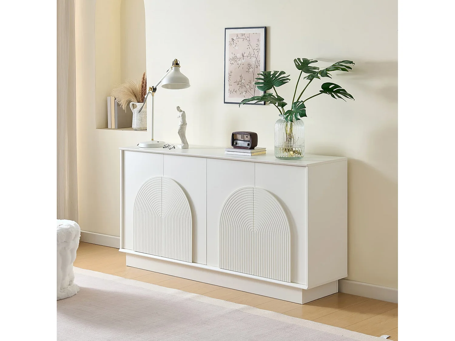 Moderner weißer Sideboard mit gewölbten Türen–4-Türiger Aufbewahrungsschrank,MDF-Konstruktion mit matter Oberfläche,funktionale Aufbewahrungslösung