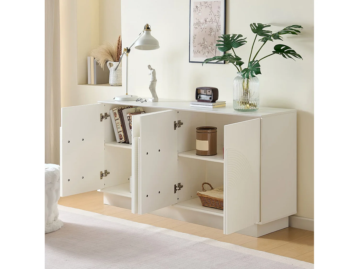 Moderner weißer Sideboard mit gewölbten Türen–4-Türiger Aufbewahrungsschrank,MDF-Konstruktion mit matter Oberfläche,funktionale Aufbewahrungslösung