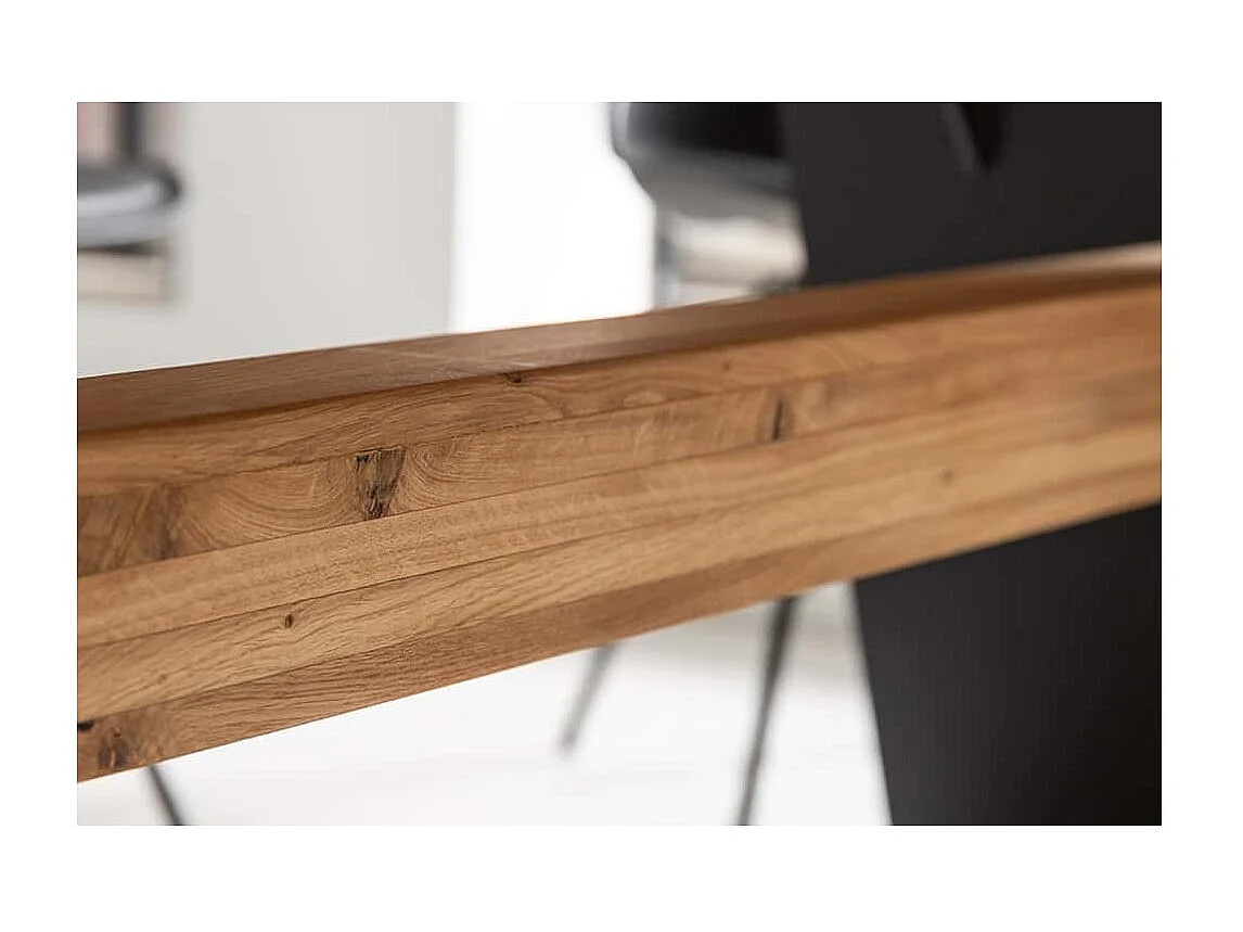 Table de salle à manger ZENTOR 240 cm – Plateau en chêne sauvage huilé et pieds métal noir – Esprit industriel élégant