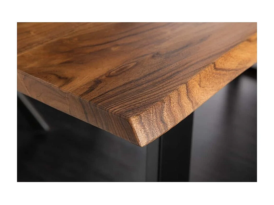 Table de salle à manger ARKAYA 180 cm – Plateau en bois d'acacia sauvage verni et pieds en métal noir en U – Style industriel