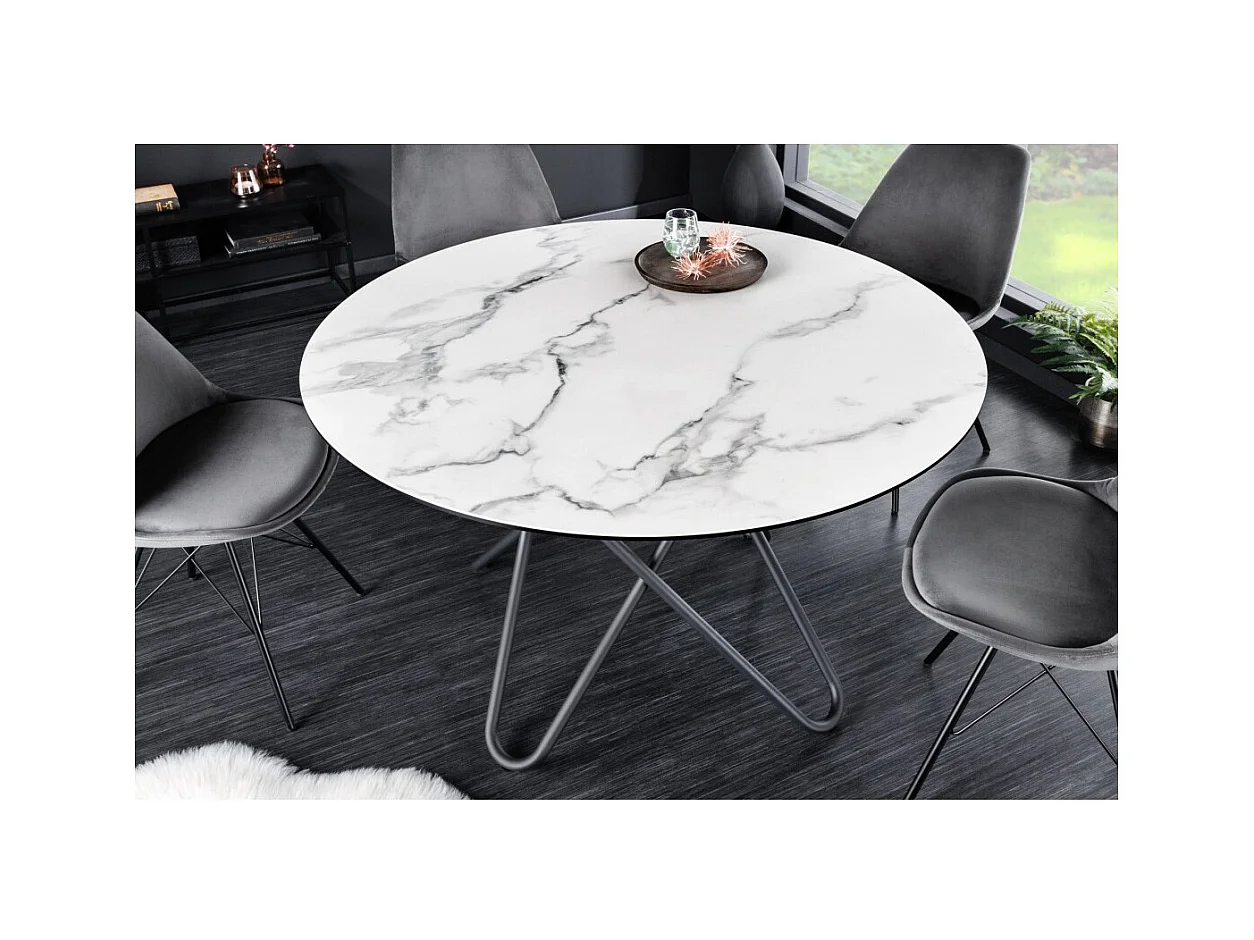 Table de salle à manger BAUMA 120 cm – Plateau rond en céramique effet marbre blanc et pieds métal – Style moderne chic