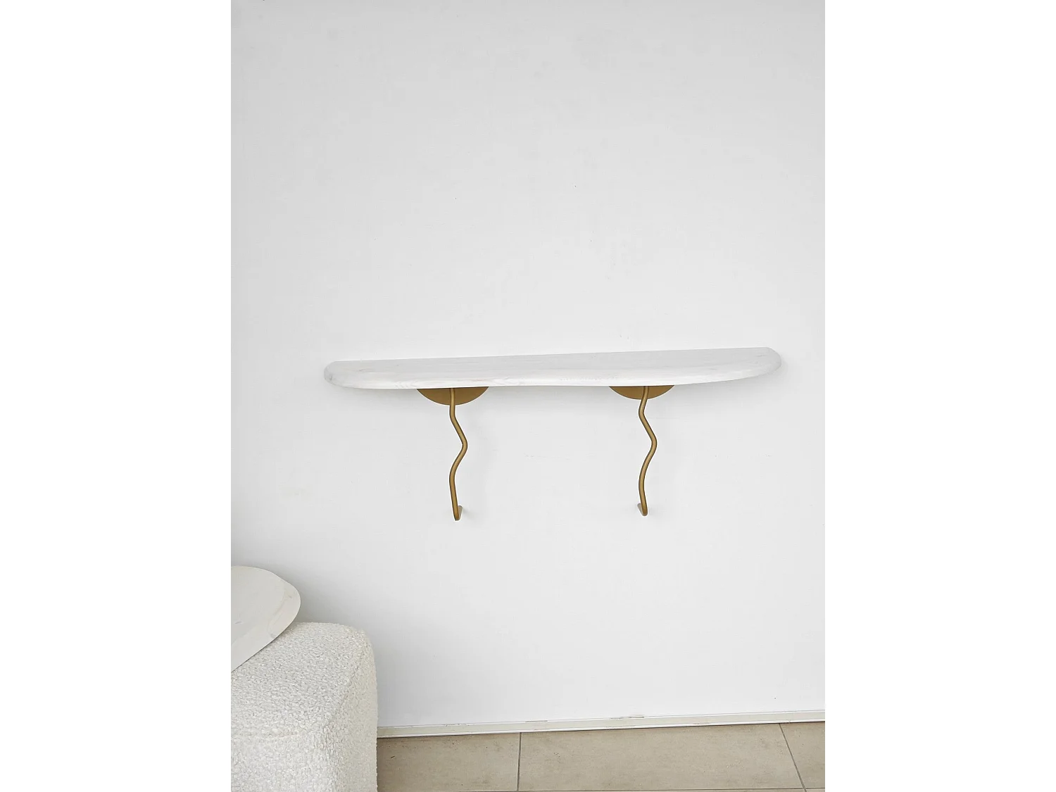 Étagère murale élégante, 99 cm x 22 cm, 100 % pin et structure en métal, finition or et blanc | Solution de rangement