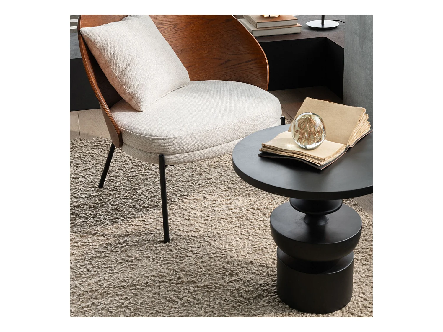 Mesa auxiliar de madera de mango