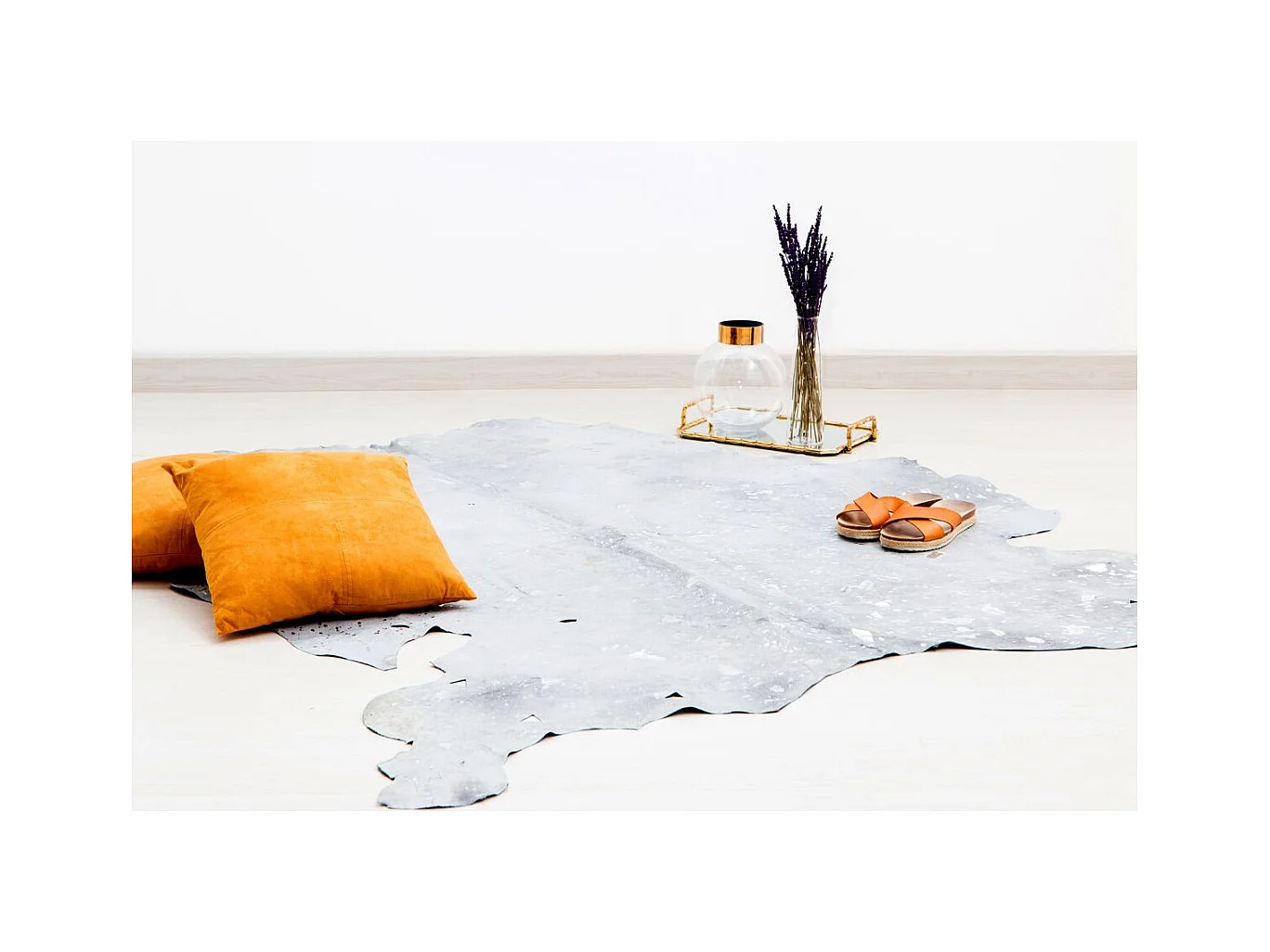Tapis Peau de Vache "Fly" Gris & Argent 135 x 165 cm