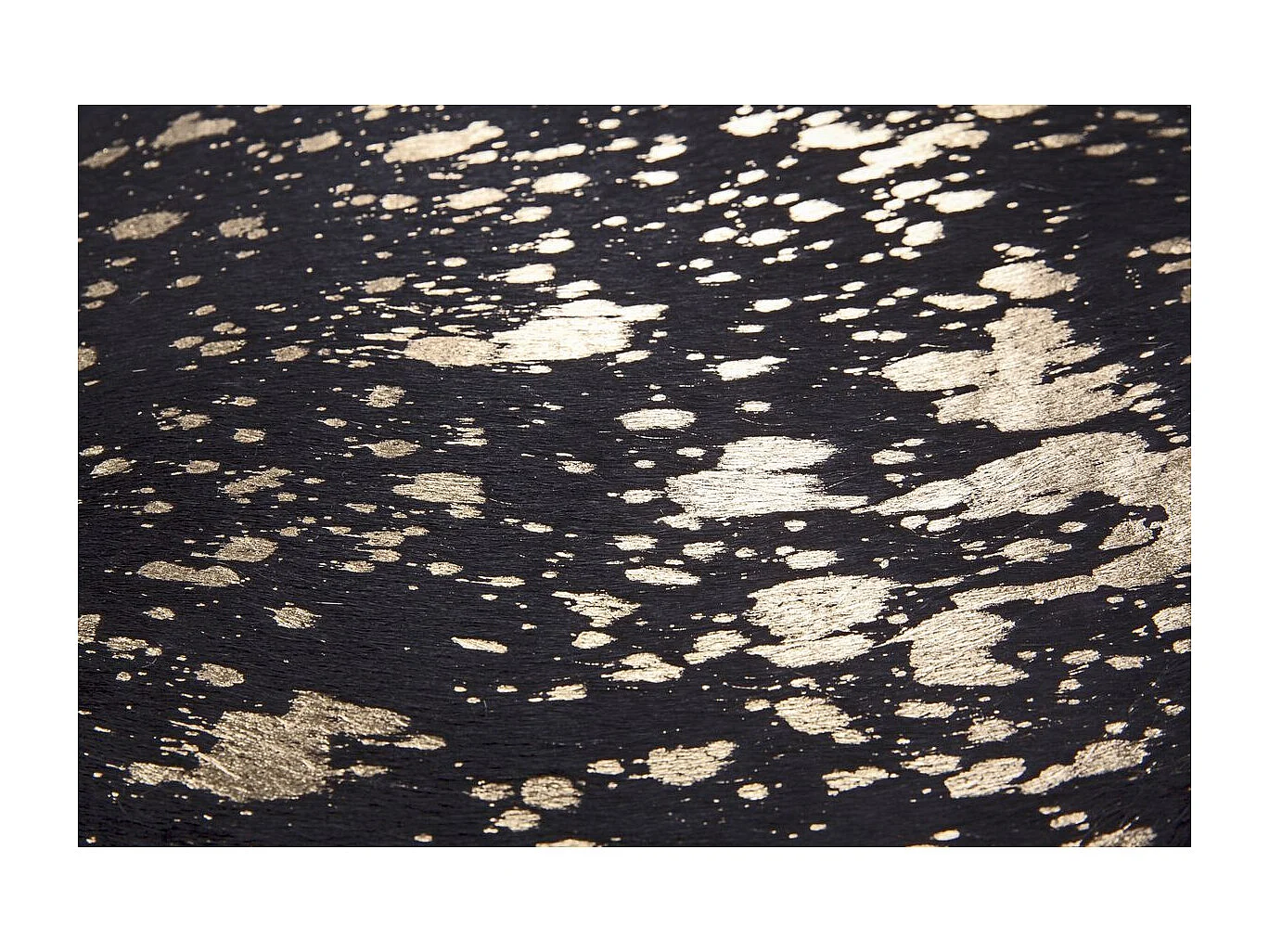 Tapis Peau de Vache "Glam" Noir & Or Entre 1,35 et 1,65 m2