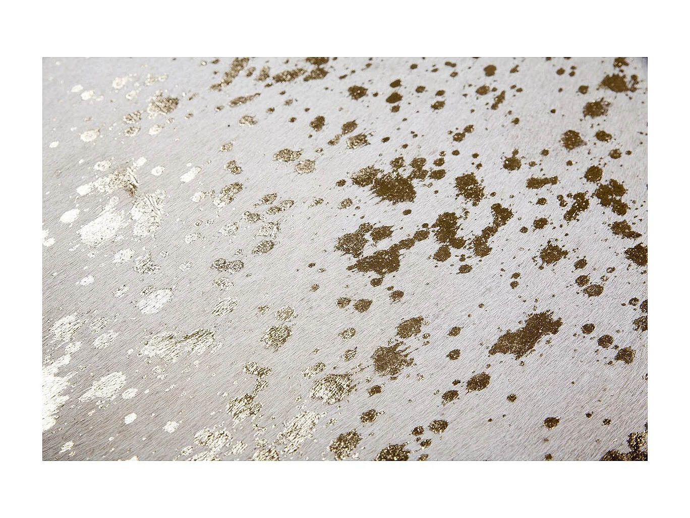 Tapis Peau de Vache "Glam" Ivoire & Or Entre 1,35 et 1,65 m2