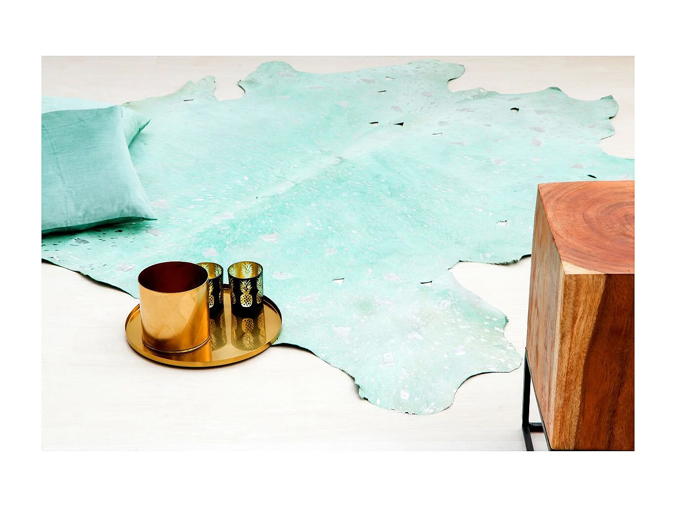 Tapis Peau de Vache "Fly" Bleu & Argent Entre 1,35 et 1,65 m2