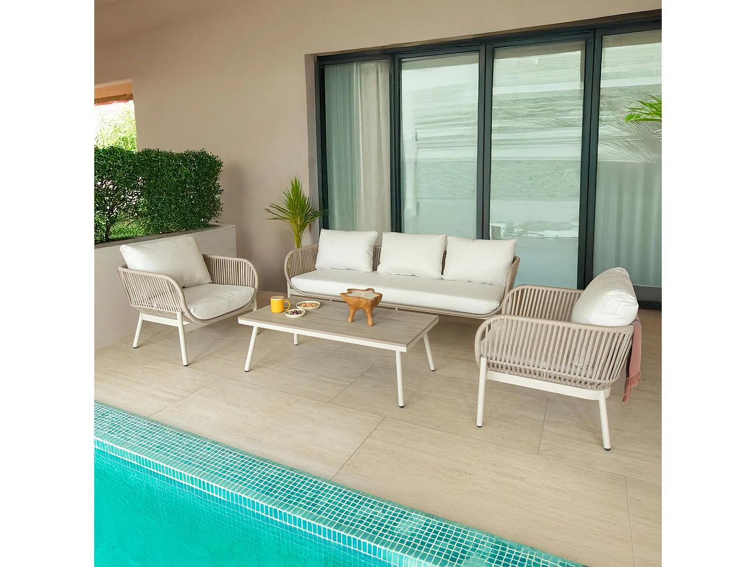 Now's Home - Salon De Jardin 5 Places En Aluminium Sable Et Table Basse Figari