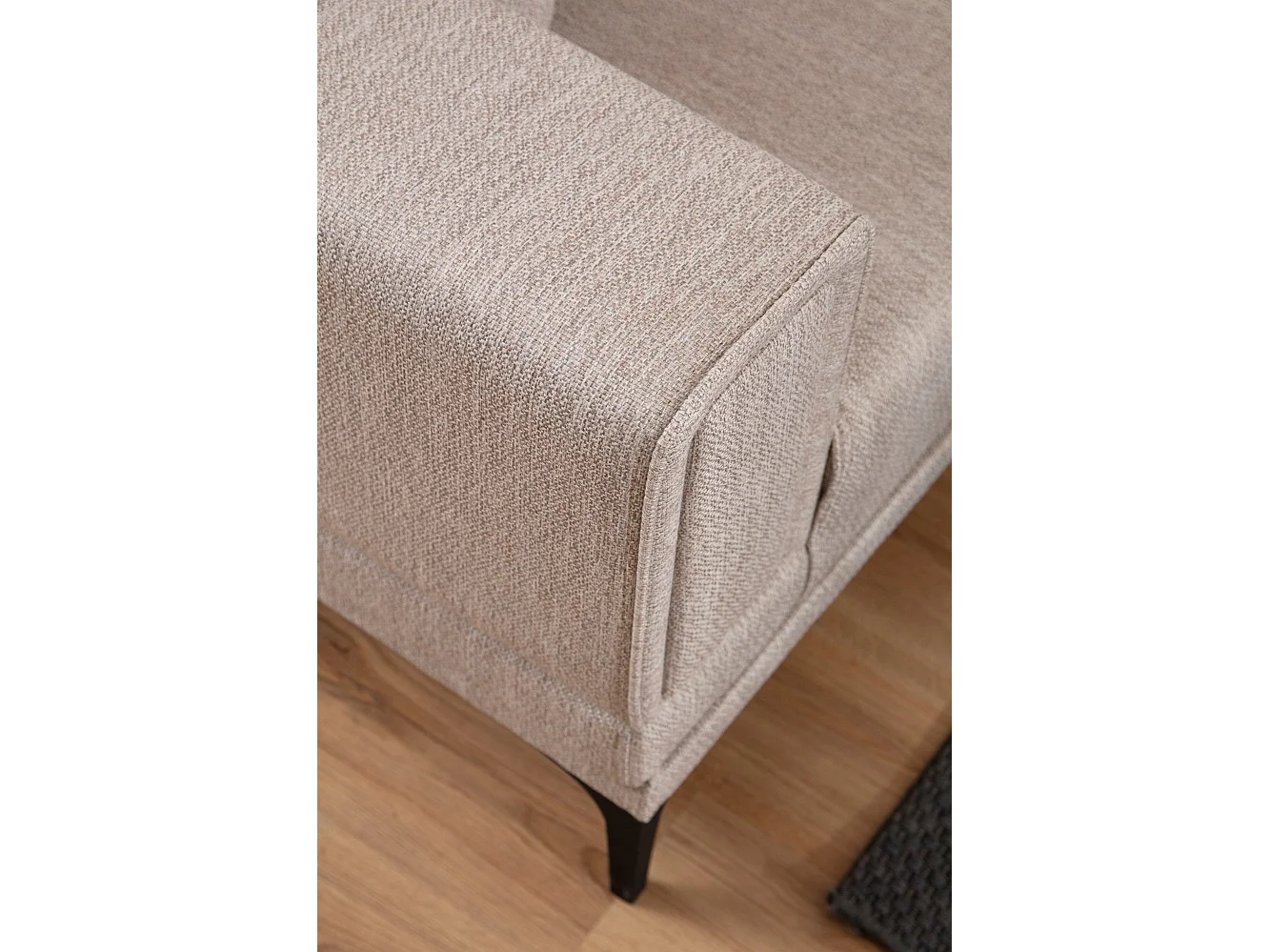 Elegancki fotel 1-osobowy, jasnobrązowy, 90 x 85 x 77 cm | Stelaż z drewna bukowego i płyty wiórowej, tkanina 100% poliester | Poduszki piankowe