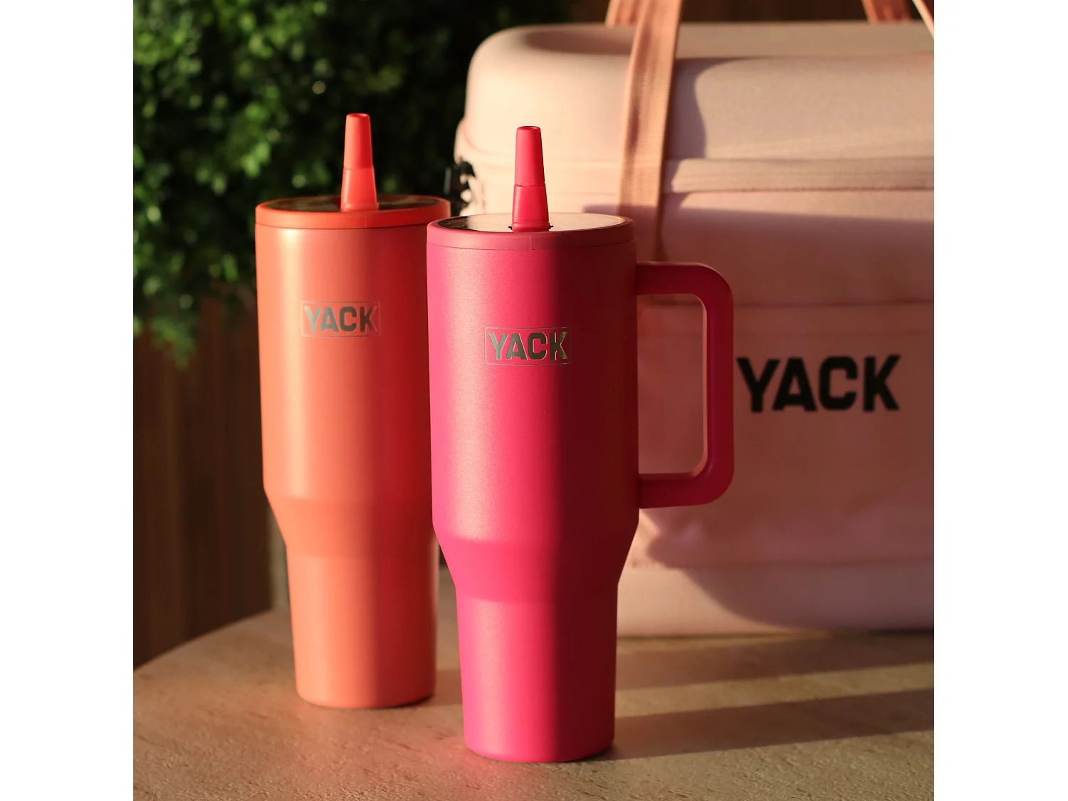 Yack - Gobelet Isotherme Yack 90cl En Acier Inoxydable Fushia Anti-dérapant