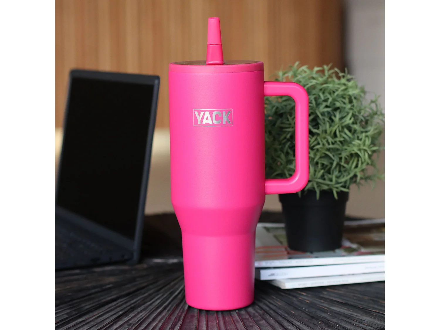 Yack - Gobelet Isotherme Yack 90cl En Acier Inoxydable Fushia Anti-dérapant