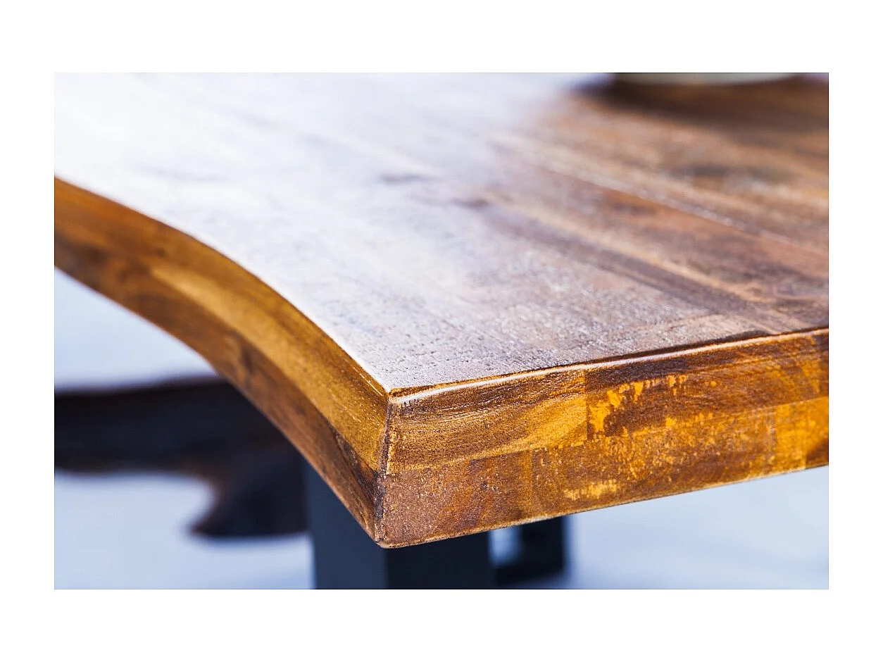 Table de salle à manger NALKO 160 cm – Plateau en bois d'acacia huilé et structure en métal noir – Style industriel et naturel