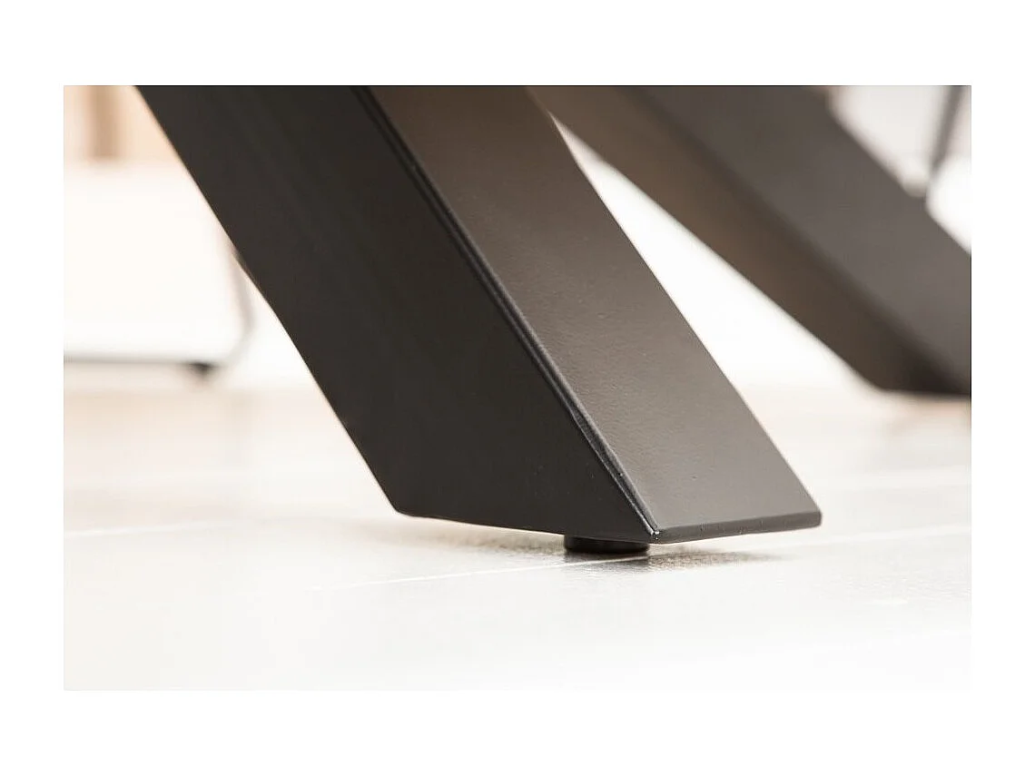 Table SOLARA 160 cm – Plateau en bois de manguier verni et structure en métal noir – Design industriel et charme unique