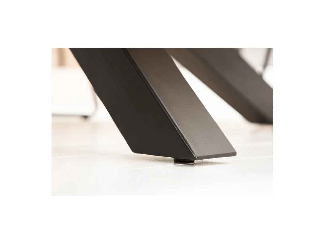 Table SOLARA 160 cm – Plateau en bois de manguier verni et structure en métal noir – Design industriel et charme unique