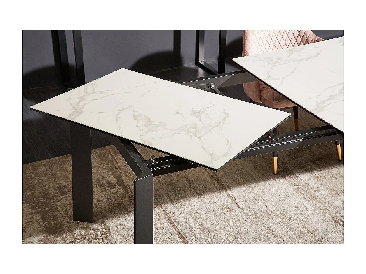 Table SIGRO 180–240 cm – Plateau en céramique effet marbre blanc et structure en métal noir – Table extensible moderne
