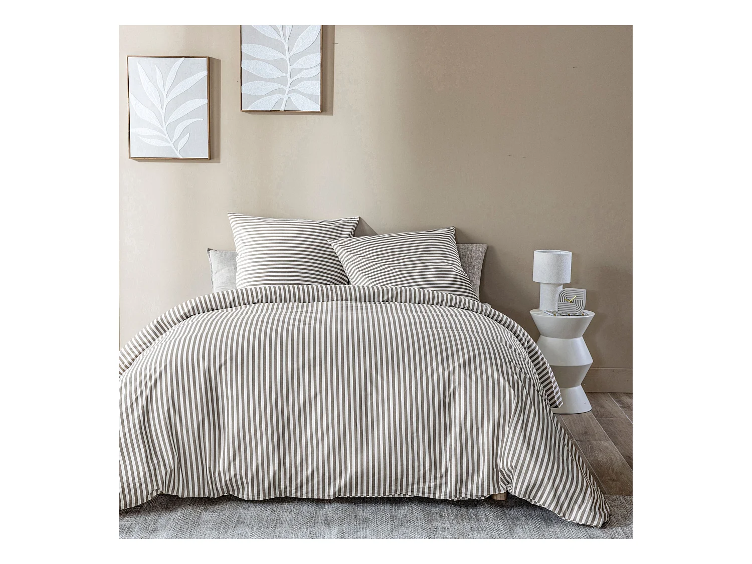 Parure de lit 200x200 coton à rayures taupe Terre de Nuit Horizon