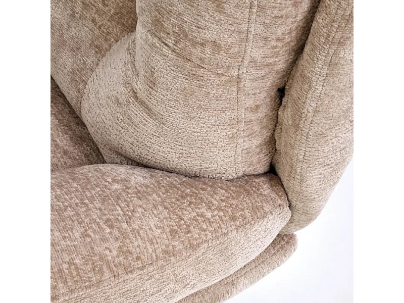 Sillón y reposapiés de tela beige con balancín Gasper