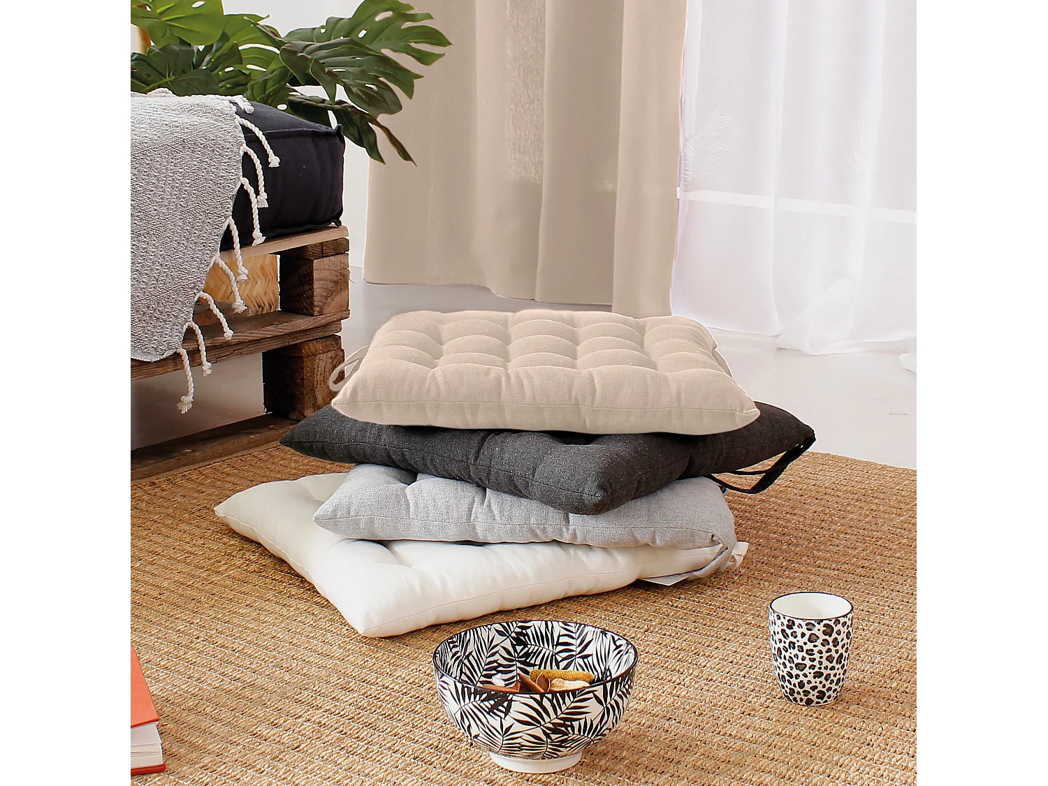 4 galettes piquées carré, 38x38cm, écru, avec nouettes, effet chambray, collection Dune