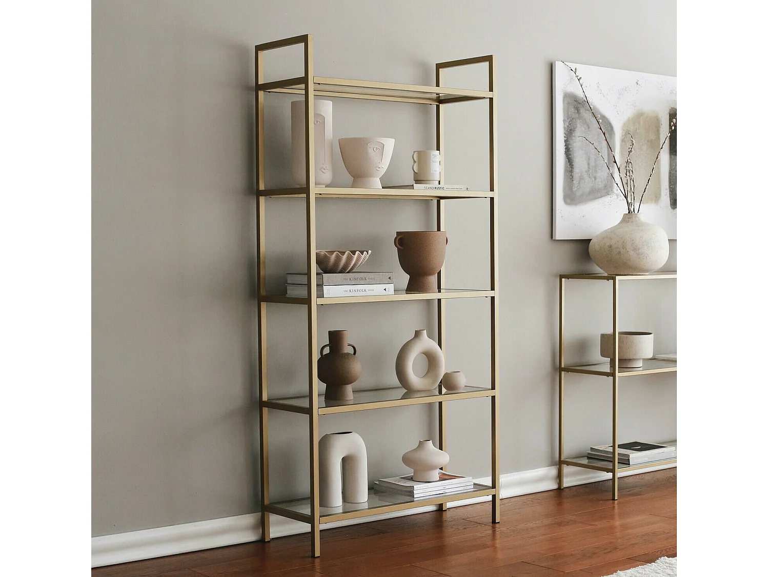 Bibliothèque moderne dorée, 80 cm x 165 cm x 30 cm | Structure 100 % verre trempé et métal, fixation murale, capacité de charge 35 kg, desig