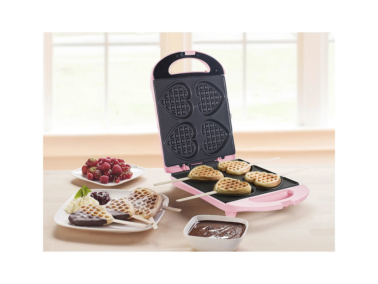 Máquina de Waffles Bestron para Pequenos Waffles em Forma de Coração em Palitos - Design Retrô - 780 W Rosa