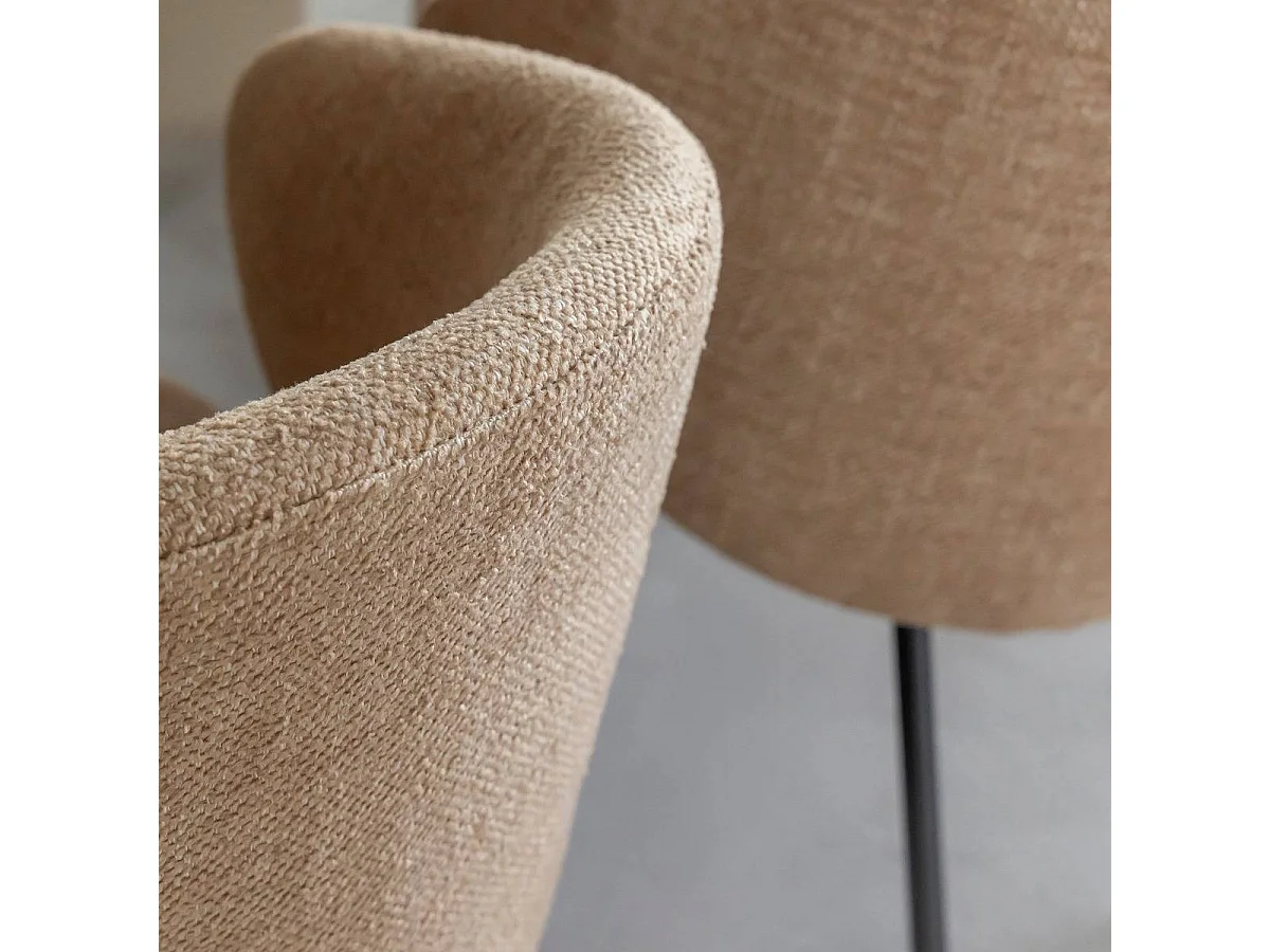 Chaise avec accoudoirs ronds en tissu sable et pieds en métal Cléa (lot de 2)