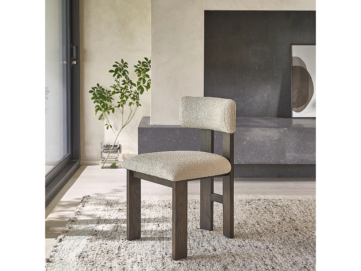 Set di 2 sedie in rovere marrone massello e tessuto bouclé beige