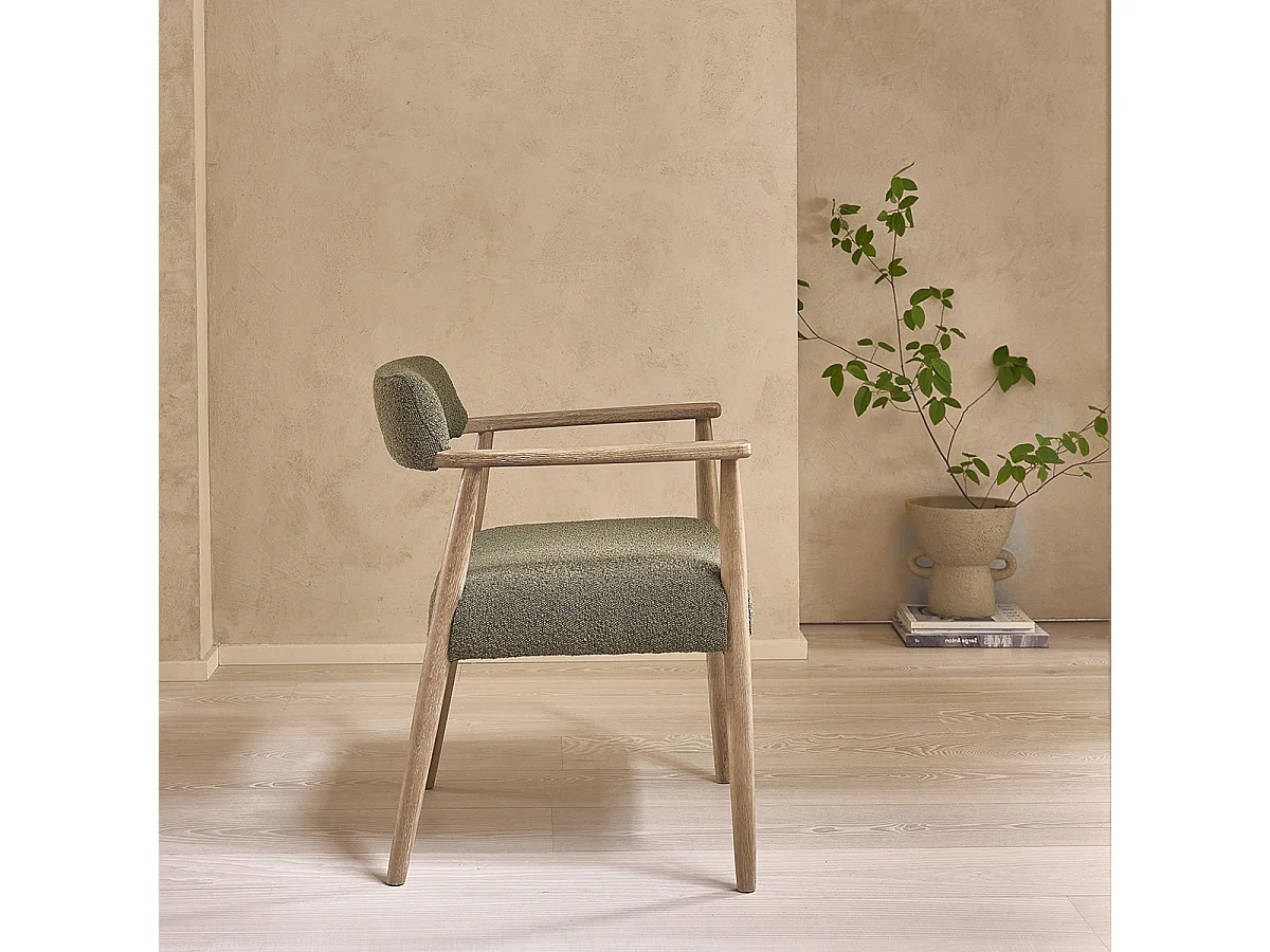Sedia in rovere e tessuto bouclé kaki