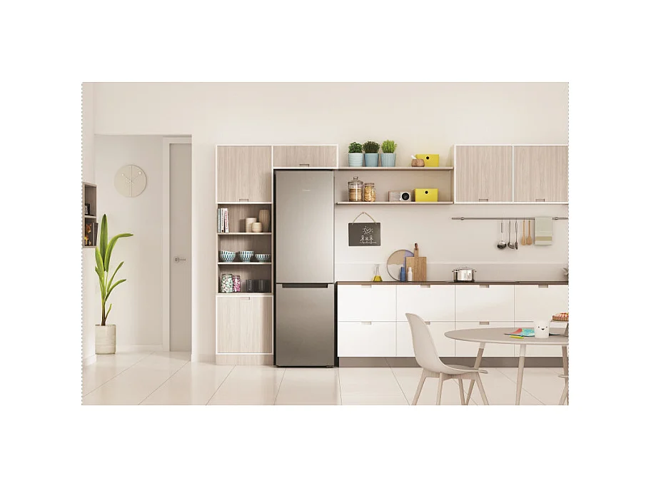 Frigorifero Indesit INFC9 TI22X con Congelatore Libera Installazione E Acciaio Inossidabile