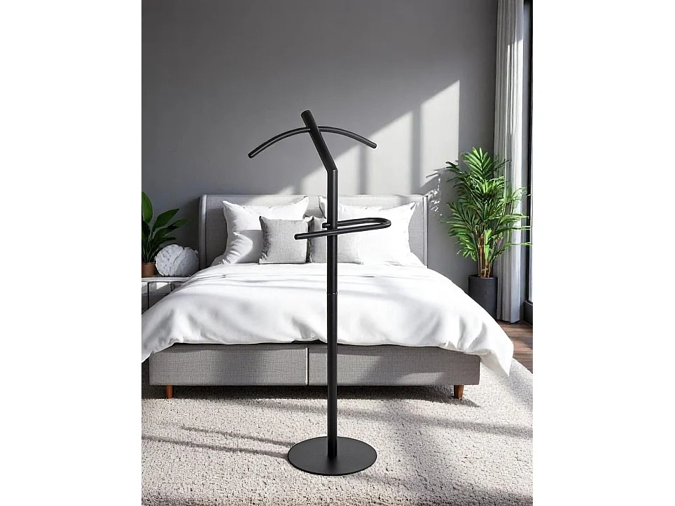 Valet de nuit avec cintre intégré coloris Noir - Longueur 47 x Profondeur 30 x Hauteur 111 cm