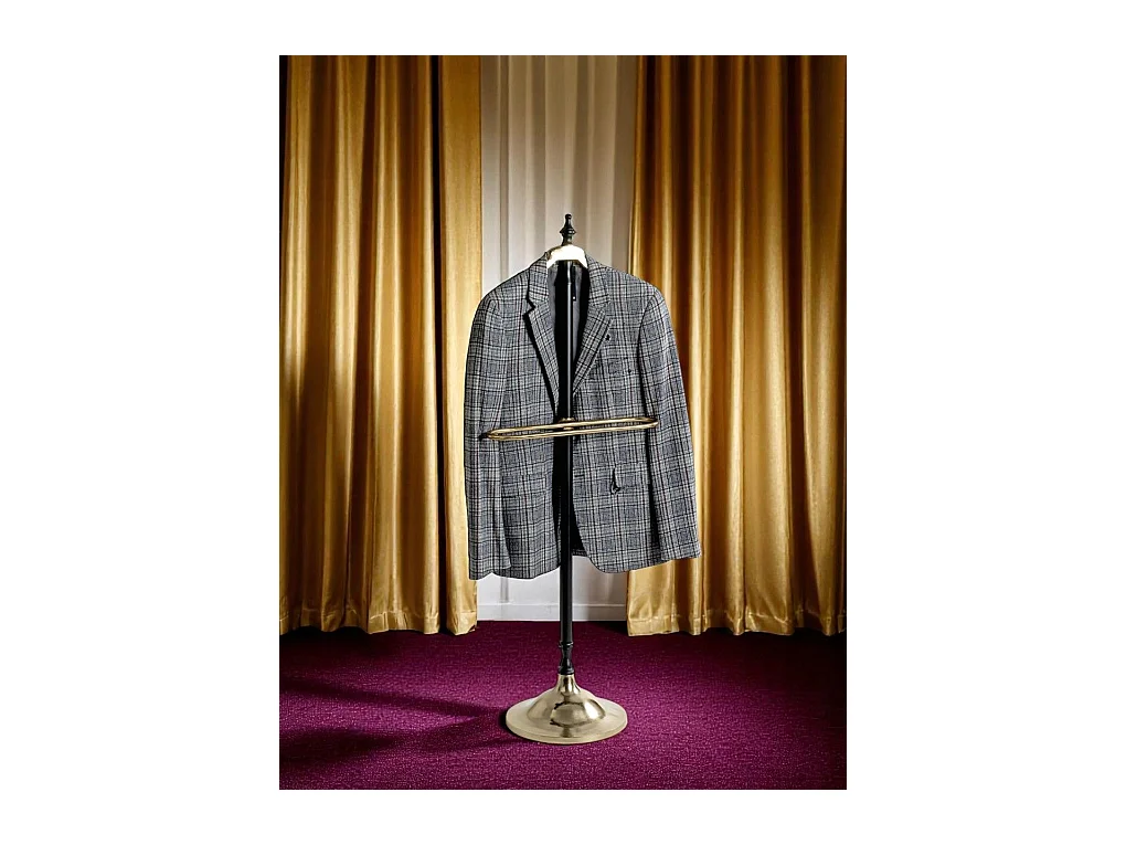 Valet de nuit avec cintre integré coloris Noir/Or - Longueur 45 x Hauteur 130 x Profondeur 32 cm