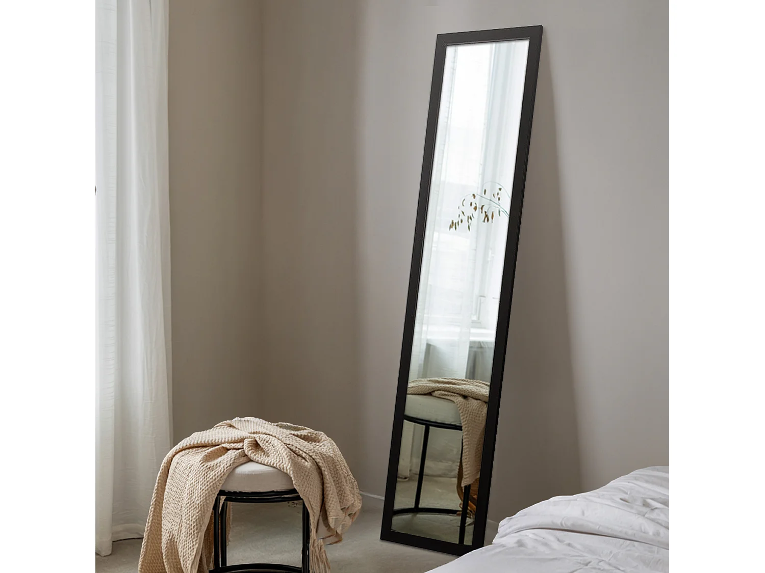 Standspiegel schwarz mit stilvollem Rahmen elegantes Dekoelement für Flur Schlafzimmer oder Wohnzimmer 50x160 Tulup