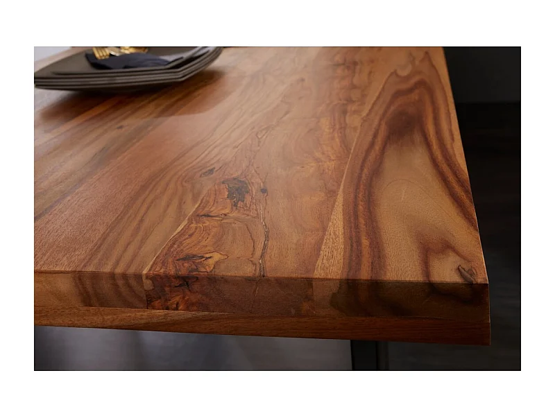 Table LODEN 140 cm – Plateau en bois massif de sheesham verni – Pieds en U en métal noir