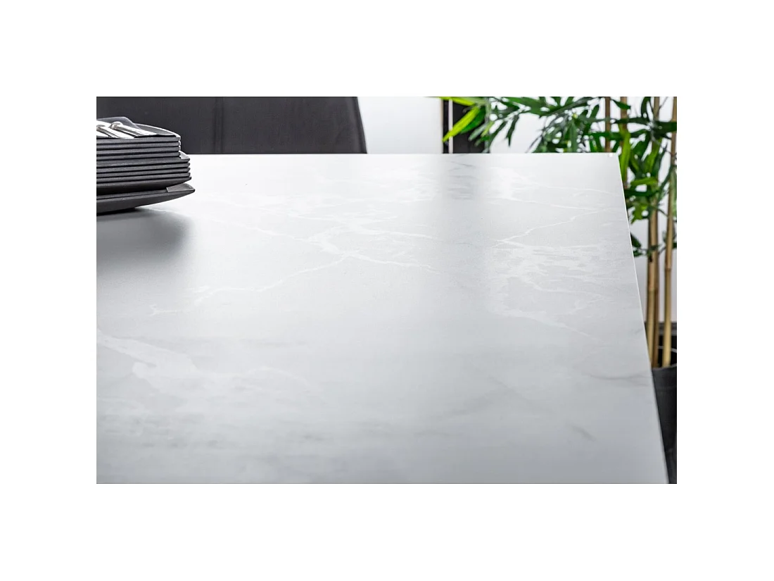 Table STELIX 180–220–260 cm – Piano in ceramica effetto marmo bianco e vetro temperato – Estendibile con gambe in metallo nero
