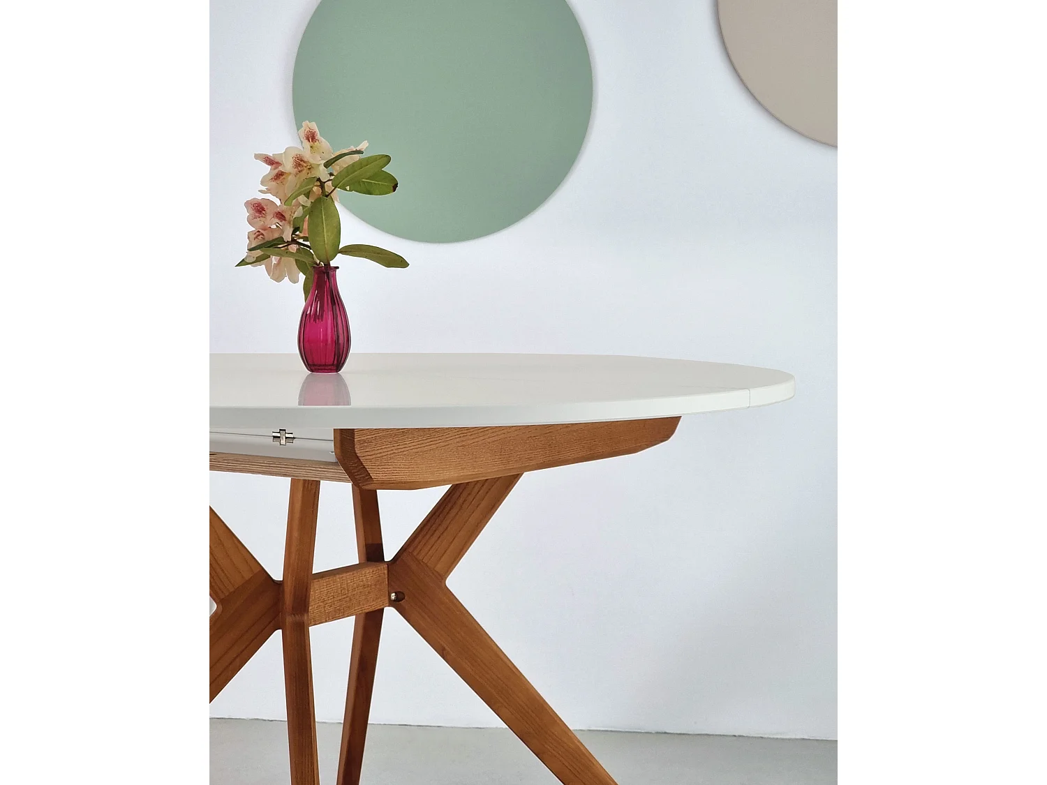 Table à manger ronde extensible 110cm Biju Vert Sauge