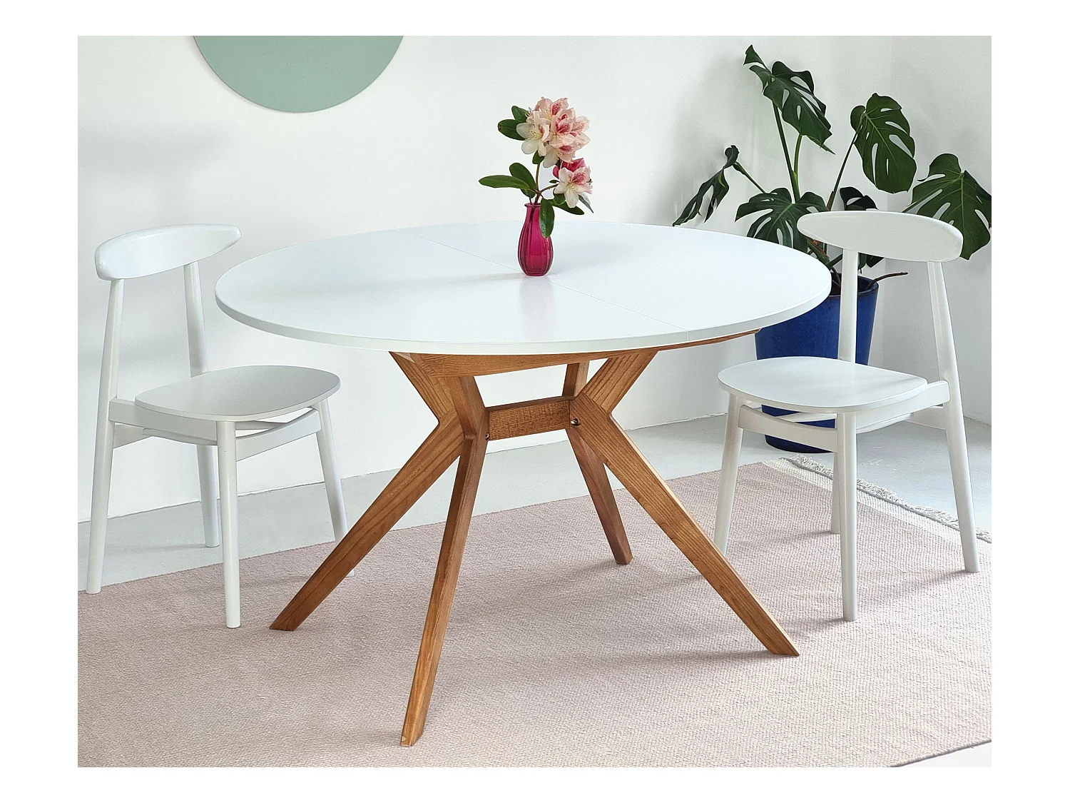 Mesa de jantar redonda extensível 120cm Biju Cinza Pérola com pernas de carvalho