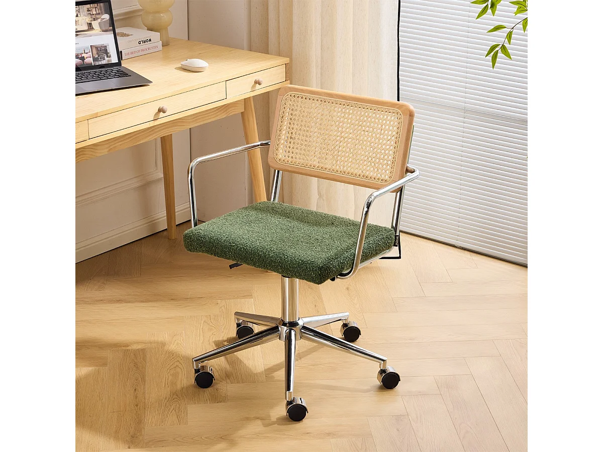 Fauteuil de bureau pivotant et réglable en hauteur en tissu bouclé vert et cannage - Julian